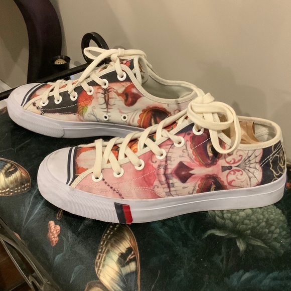 OOAK custom made Sylvia Ji/Day of the dead shoes - Picture 2 of 6